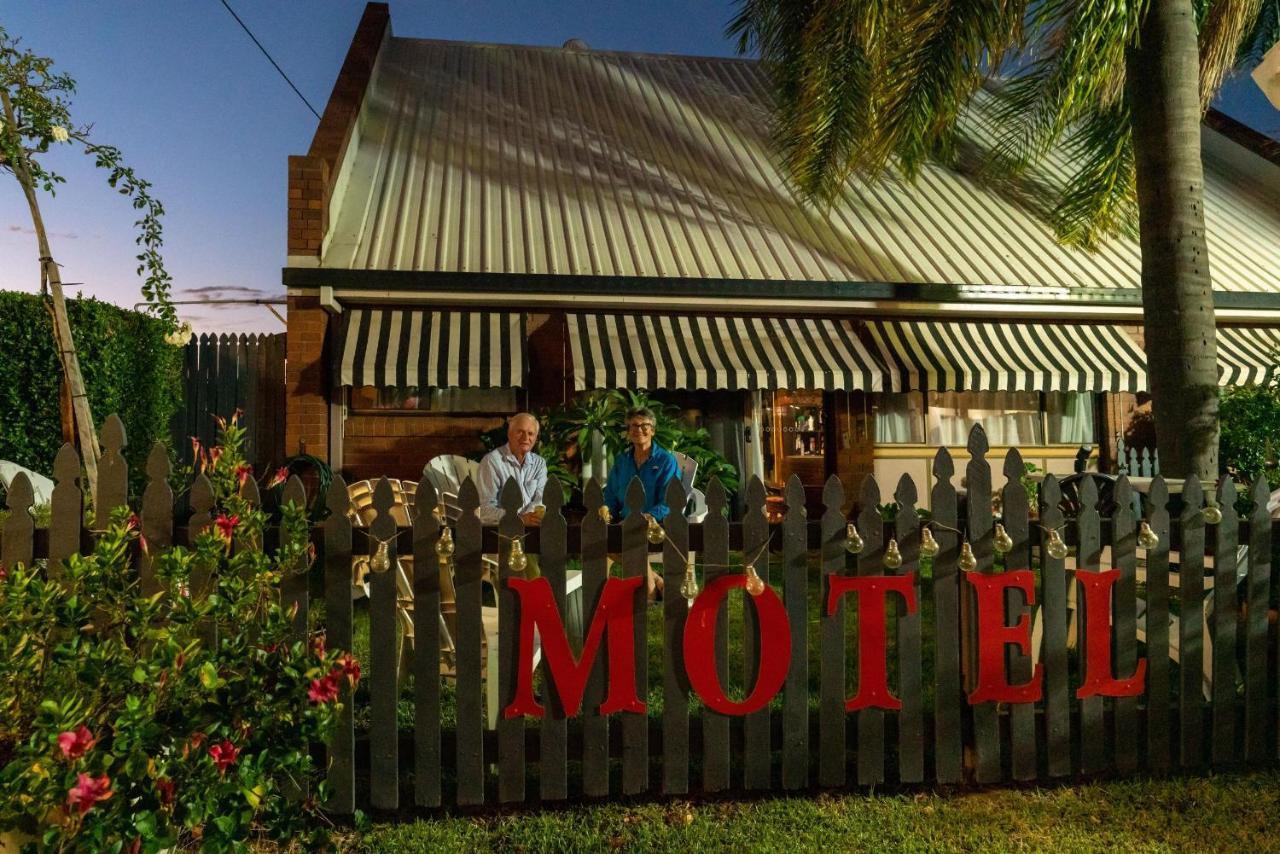 Country Pathfinder Motor Inn Dalby Kültér fotó