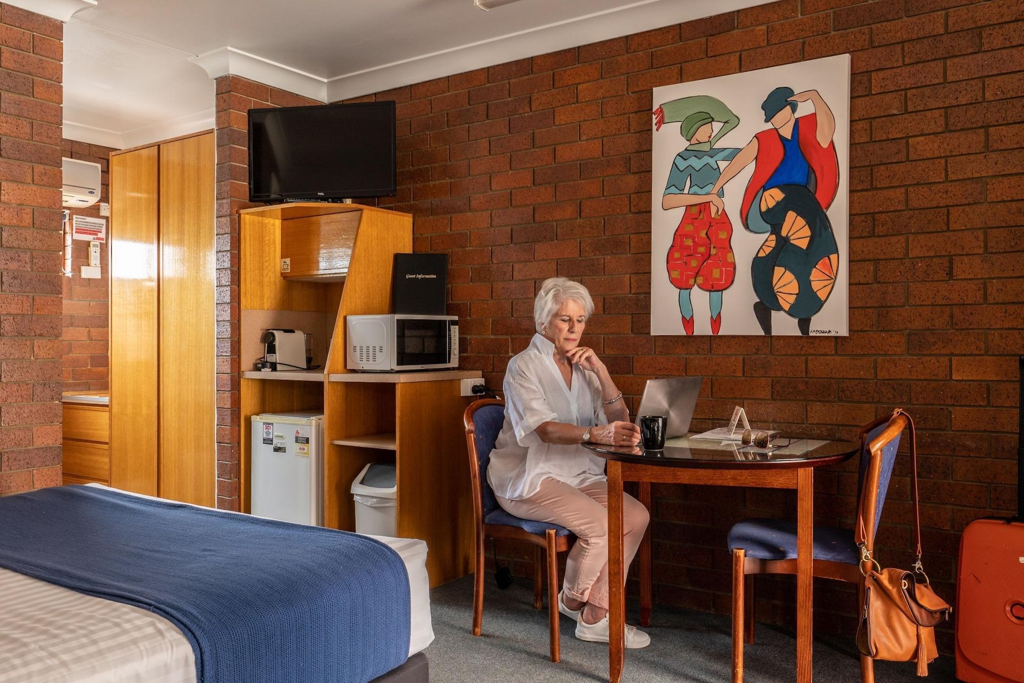 Country Pathfinder Motor Inn Dalby Kültér fotó